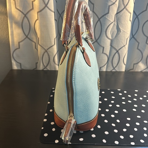 NWT Dooney & Bourke Handbag, Pebble Grain Zip Zip Satchel pale blu e w/ dust bag - Picture 6 of 12
